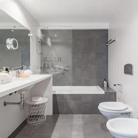 Апартаменты Luxury In Downtown *