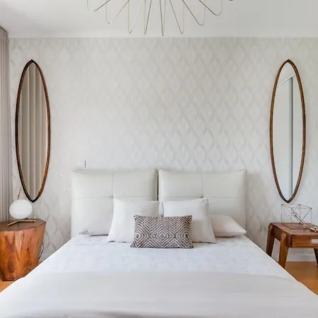 Апартаменты Luxury In Downtown *